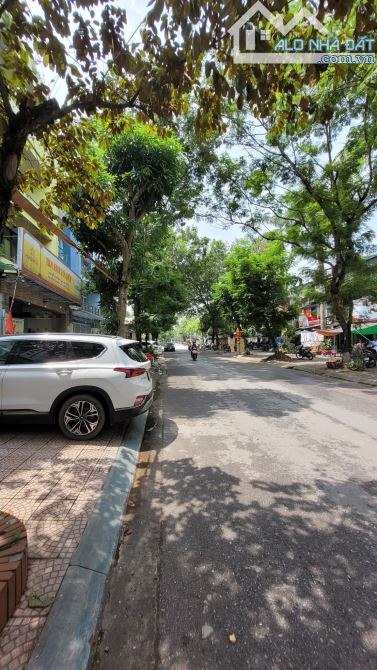 mặt phố kinh doanh đường Quang Lai, Tứ Hiệp. DT: 52m, nhà 3 tầng, 2 vỉa hè, xe bus tránh - 4