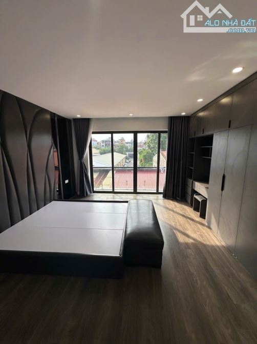 Bán nhà 5 tầng Long Biên, full nội thất xịn sò, ô tô vào nhà, dt 38m2, mt 4,6m, giá 7 tỷ+ - 4