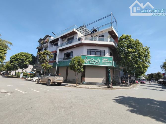 BÁN LÔ ĐẤT VIEW HỒ TRUNG TÂM KINH DOANH BUÔN BÁN SẦM UẤT CHỢ HUYỆN LƯƠNG SƠN - 4