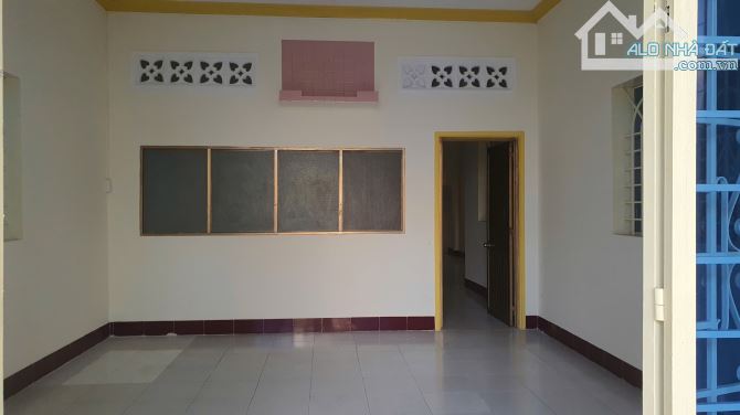 Bán nhà mặt tiền Trần Hưng Đạo, P.Đông Hoà, Dĩ An, DT 180m2 (6 x 30) giá 15,5 tỷ - 4