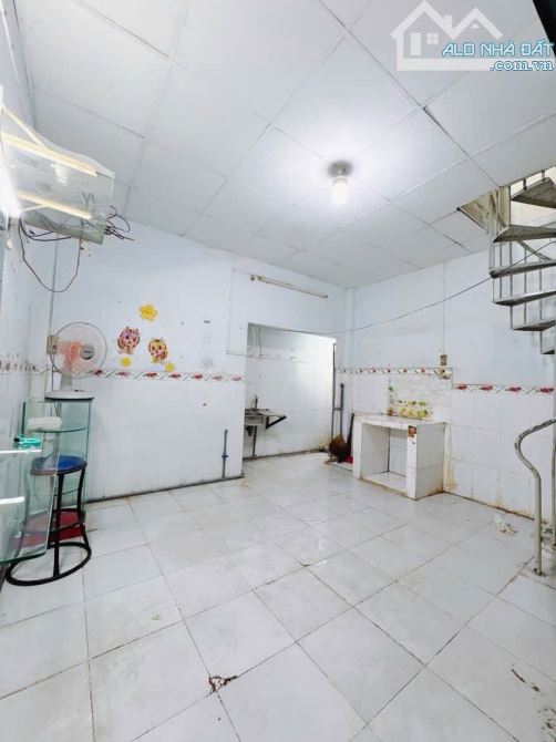 NHÀ 3 TẦNG TẠI ĐOÀN VĂN BƠ F16 Q4 - TƯƠNG LAI QUI HOẠCH RA MẶT TIỀN - 4
