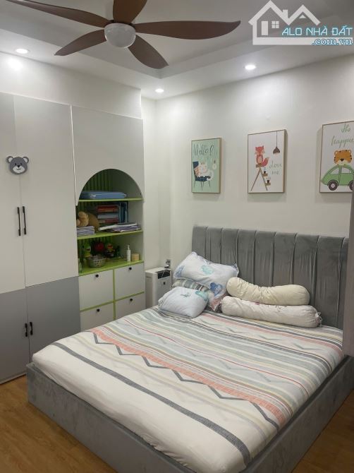 Hàng hiếm! Nhà HXH Nguyễn Hồng Đào, P14, Tân Bình (4x17m) 70m2 - 5 tầng - Chỉ 12.5 Tỷ TL - 4