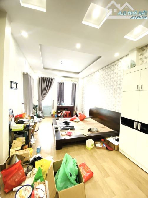 Bán nhà quận 11 - 5 tầng đổ BTCT kiên cố - Hẻm 5m - Dòng tiền 15tr/th giá 7,8 tỷ - 4