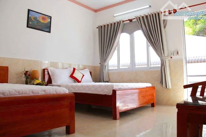 260m2 khách sạn 30 phòng mặt tiền Trần Cao Vân, liền kề Phố Tây du lịch Huế 41 tỉ - 3