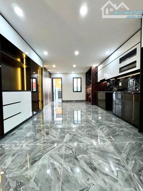 Bán Nhà Phân Lô Hưng Thịnh – 45m² – 6 Tầng Thang Máy – View Sông Hồ Điều Hòa – Giá 12.X Tỷ - 4