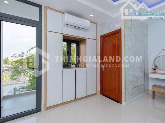 BÁN NHÀ 1 TRỆT 3 LẦU CÓ GARA Ô TÔ MẶT TIỀN VÀO GẦN HẺM 5 MÉT ĐƯỜNG BÌNH GIÃ 123m2 GIÁ 9t - 4