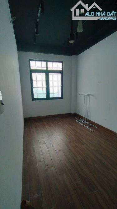 CHO THUÊ NHÀ MẶT TIỀN TRỊNH QUANG NGHỊ P7 QUẬN 8. 15 TRIỆU/ THÁNG - 4