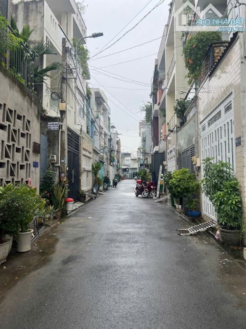 BÁN NHÀ 4 TẦNG - KHU DÂN TRÍ - 60M2 NGANG 4 - NGAY DUON ĐÌNH HỘI, TNPB, Q.9 - CHỈ 6.5 TỶ - 4