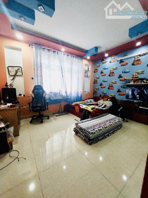 Khu Tên Lửa - Mặt tiền đường 4 tầng - 5m x 20m - 5PN - Kết cấu chắc chắn - 4