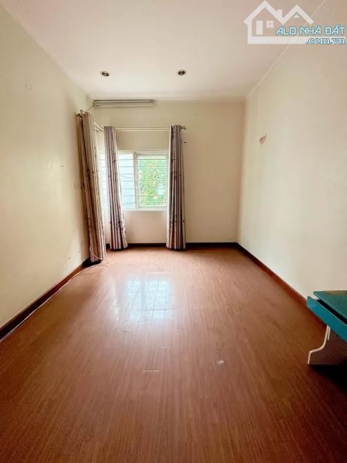 Nhà phố Hào Nam -Vị trí trung tâm, ngõ nông gần phố, vài bước ra ga Cát Linh, chợ Vũ Thạnh - 4