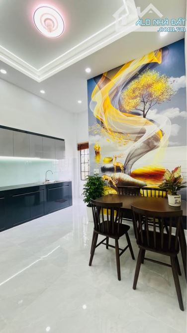 Nhà 3 tầng – đường 8m có vỉa hè – gần Xa Lộ Hà Nội, Phước Long B – Quận 9 – chỉ 6 tỷ - 4