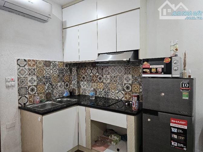 Bán nhà Phố Nguyễn Văn Cừ, 36m2- 5 tầng- 3 phòng ngủ- 8.8 tỷ, ô tô thông, dòng tiền - 4