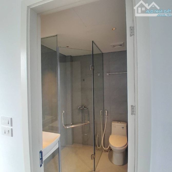 NHÀ MỚI LẠC LONG QUÂN DT 65M - XÂY 5 TẦNG - THANG MÁY - MT 4.2M - GIÁ CHÀO 12 TỶ - 4
