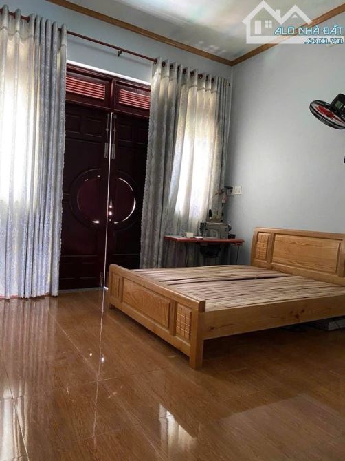 NHÀ NGỘP BANK CHỦ CẦN BÁN GẤP TRONG 1 TUẦN – DT 100M2 – CHỈ HƠN 4 TỶ TL. - 4