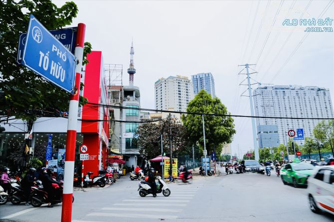 MẶT PHỐ - Ô TÔ ĐỖ CỬA - VỈA HÈ RỘNG - GIÁ CHỐT CHỈ TRONG TUẦN NÀY! - 4