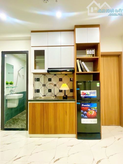 Bán căn CCMN 100m, 7 tầng thang máy, PCCC đảm bảo, dòng tiền ổn định, khu Bách - 4