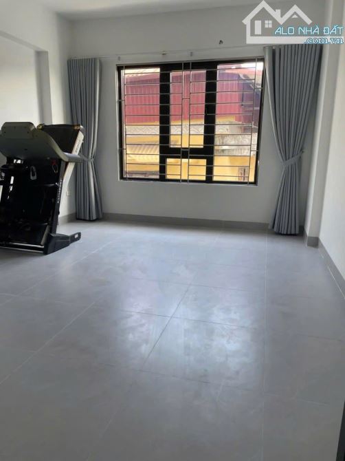 Cho thuê nhà nguyên căn ngõ 179 Vĩnh Hưng, Hoàng Mai. DT 35m x 5 tầng, giá 11tr - 4
