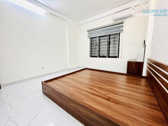 Tôi bán nhà phố Đội Cấn -Đào Tấn 37m2 4 tầng 3,7m mặt tiền