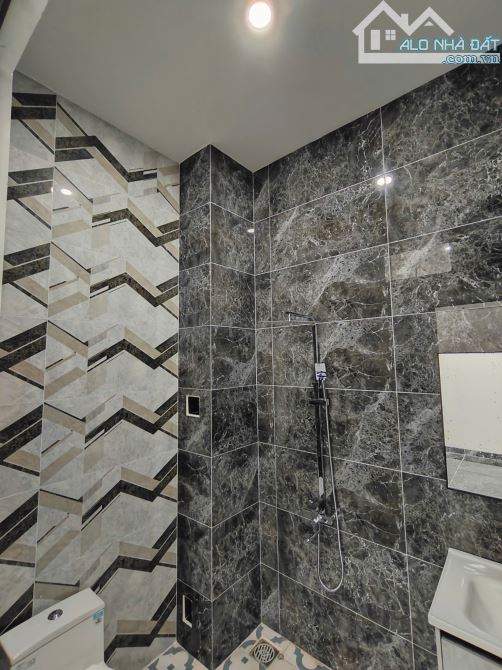 🗣️NHÀ MỚI HOÀN THIỆN Thuộc ấp Mỹ Lợi xã Mỹ Phong . HƯỚNG ĐÔNG NAM _Diện tích 5 x 19 chủ q - 5