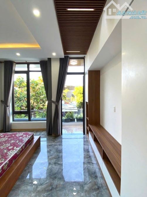 💥 Bán nhà 3 Tầng Mặt tiền đường 5m5 Sát Biển HÒA MINH. DT 78m2 x3 MÊ - chỉ 6 tỷx - 5