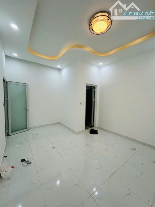 NHÀ MỚI HẬU TÀI LỘC CHỈ 5,5TY Q7 - 5