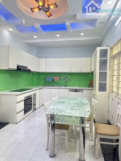 Bán nhà 3 mặt thoáng HXH Trần Nhân Tôn Quận 5, 50m2, 4 tầng chỉ nhỉnh 11 tỷ - 5