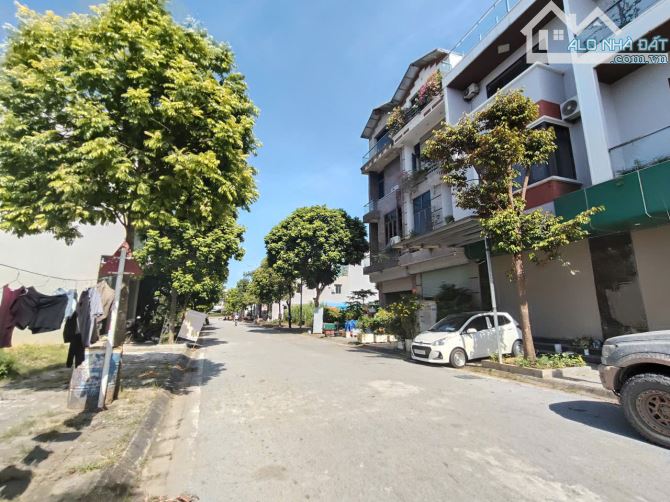 BÁN LÔ ĐẤT VIEW HỒ TRUNG TÂM KINH DOANH BUÔN BÁN SẦM UẤT CHỢ HUYỆN LƯƠNG SƠN - 5