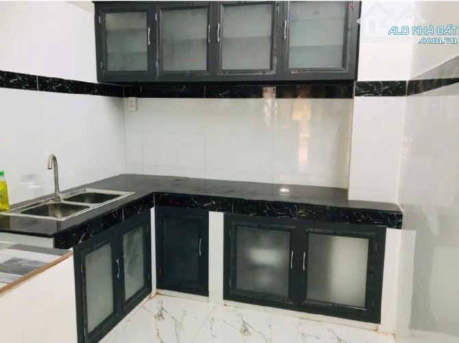 BÁN NHÀ 3 TẦNG MẶT TIỀN DIÊN HỒNG- SÁT CHỢ BÀ CHIỂU-5  PHÚT QUA QUẬN 1-CHỈ 8,9 TỶ - 5