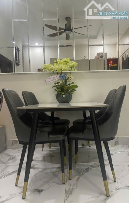 Hàng hiếm! Nhà HXH Nguyễn Hồng Đào, P14, Tân Bình (4x17m) 70m2 - 5 tầng - Chỉ 12.5 Tỷ TL - 5