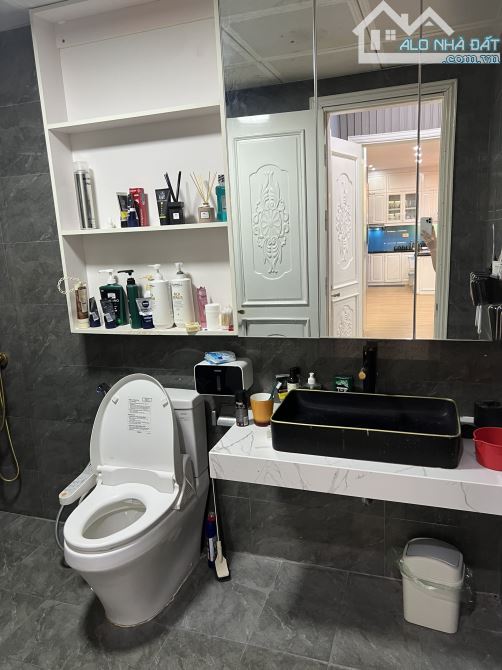 Bán gấp căn hộ chung cư 131 m2,3 PN tòa Sakura 47 Vũ Trọng Phụng, - 5