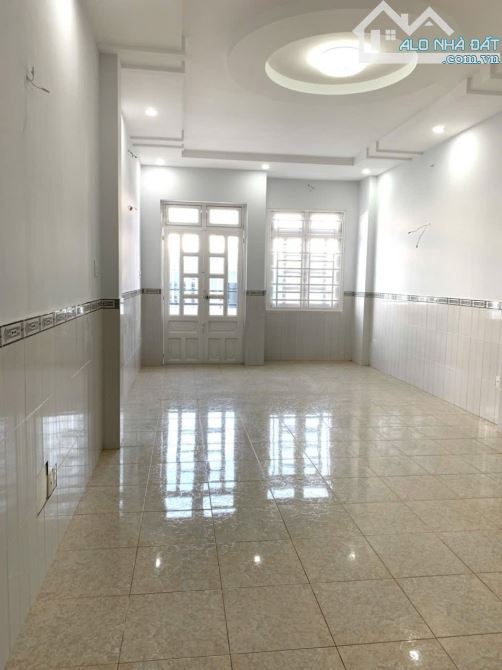 HẺM XE HƠI VƯỜN LÀI THÔNG LÊ VĂN PHAN , XE HƠI NGỦ NHÀ - 76M2 , 4PN 4WC - VỊ TRÍ TRUNG TÂM - 5
