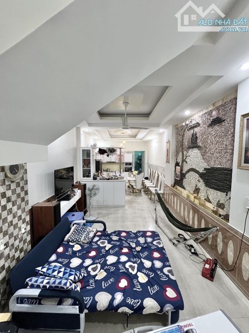 BÁN NHÀ HẺM XE TẢI 6M QUANG TRUNG, 4 TẦNG, 3.7X20, 79M², GẦN BỆNH VIỆN HỒNG ĐỨC, UBND - 5