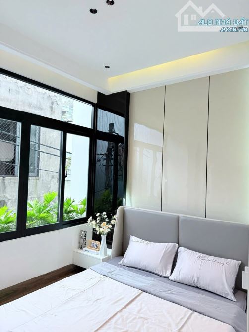 NHÀ 3 TẦNG FULL NỘI THẤT CAO CẤP - TRẦN CAO VÂN - 4PN ( Có Ngủ Dưới ) - 5