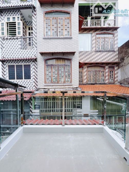 BÁN NHÀ 3 TẤM KHU NGUYỄN KHOÁI Q4 HẺM 3M AN NINH GIÁ 4 TỈ 150 TL DÂN CƯ SÁT MT CÁCH 30M - 5