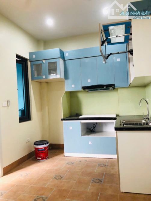 Bán nhà 5 tầng Ngọc Lâm – 37m² – Ô tô đỗ cửa – Kinh doanh tốt – Thang máy – Giá 8 tỷ - 5