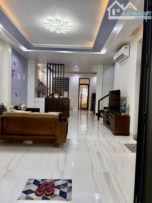 Bán biệt thự 2 tầng tại Khu đô Thị Royal Park cạnh đường Lê Đức Anh giá 4.7x tỷ ( x thương - 5