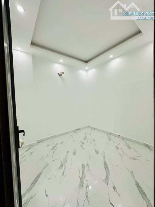 🏠 NHÀ 3 TẦNG LÔ GÓC – XÂY ĐỘC LẬP – Ô TÔ ĐỖ CỬA – GIÁ SIÊU MỀM 📍 Vị trí: Lương Quy, Lê L - 5