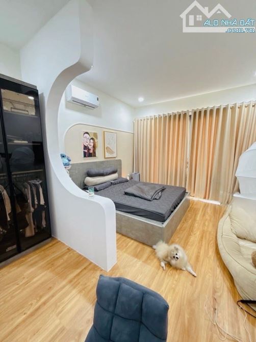 Bán Nhà Gò Vấp - Hẻm Xe Hơi - 2 Tầng - 64m2 - Ngang 4m - Chỉ Nhỉnh 5 Tỷ - 5