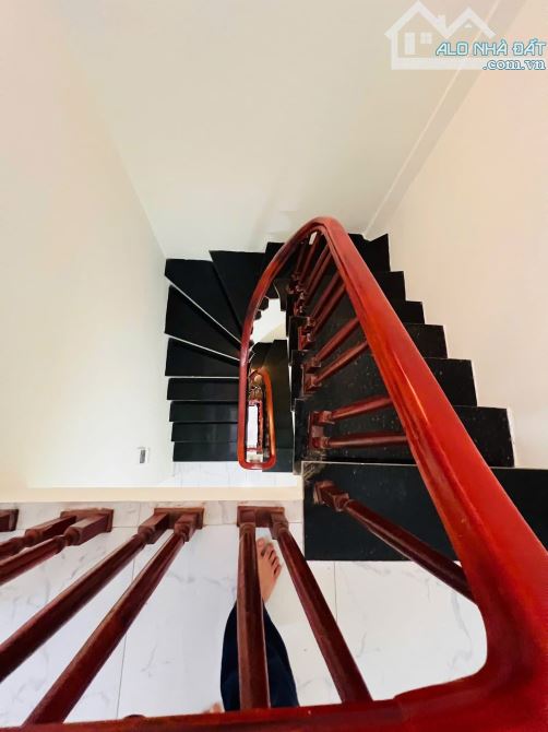 Tôi bán nhà phố Đội Cấn -Đào Tấn 37m2 4 tầng 3,7m mặt tiền