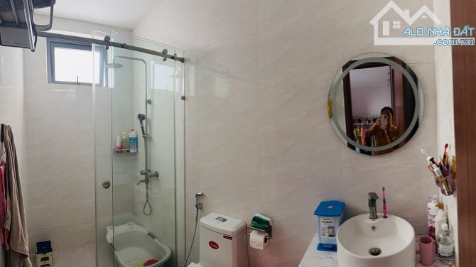 ĐƯỢC NGẮM HỒ, CÔNG VIÊN XANG MỖI NGÀY.. SẼ DỄ CHỊU HƠN CĂN HƯỚNG NẮNG KHÁC - 6