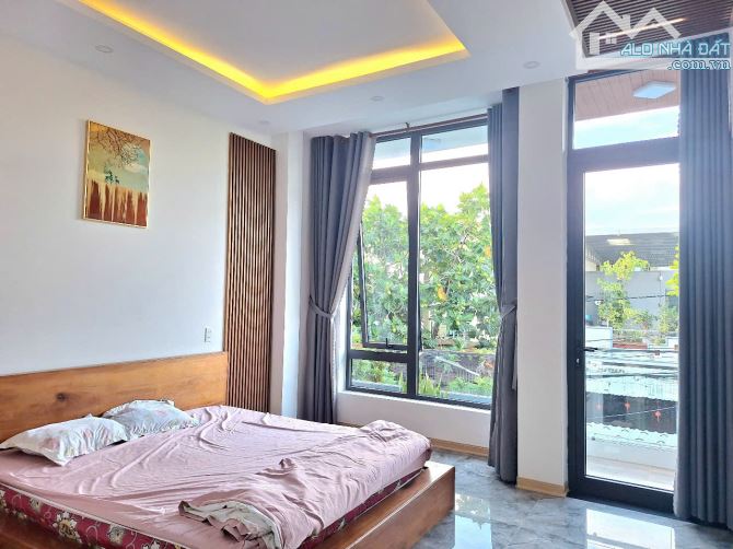 💥 Bán nhà 3 Tầng Mặt tiền đường 5m5 Sát Biển HÒA MINH. DT 78m2 x3 MÊ - chỉ 6 tỷx - 6