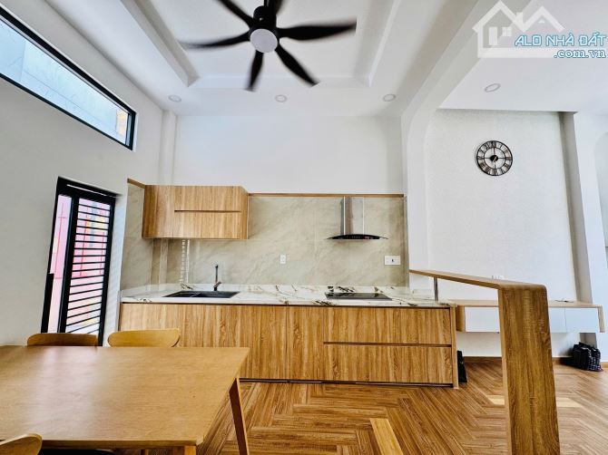 NHÀ MỚI THIẾT KẾ TỐI GIẢN CỰC XINH - NGAY GẦN NGUYỄN VĂN TRỖI, HUỲNH VĂN BÁNH - 45m2 - 4 P - 6