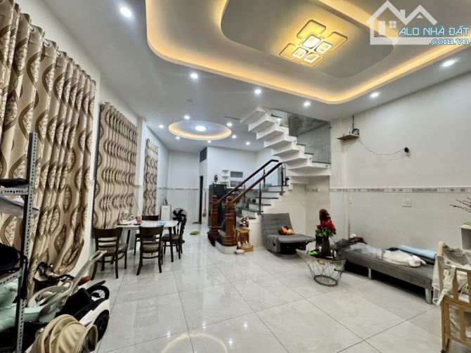 NHÀ LÔ GÓC - ĐƯỜNG 8M XH TRÁNH - 2 TẦNG - 105M2 ( 8x13 ) - 8,5 TỶ - LÊ ĐỨC THỌ, GÒ VẤP. - 6