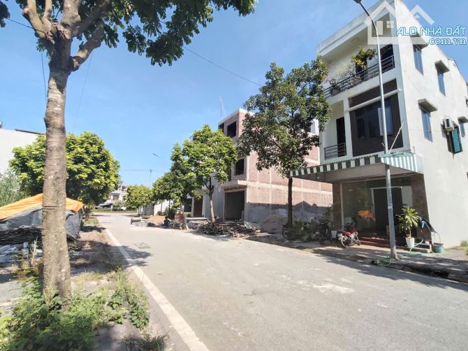 BÁN LÔ ĐẤT VIEW HỒ TRUNG TÂM KINH DOANH BUÔN BÁN SẦM UẤT CHỢ HUYỆN LƯƠNG SƠN - 6
