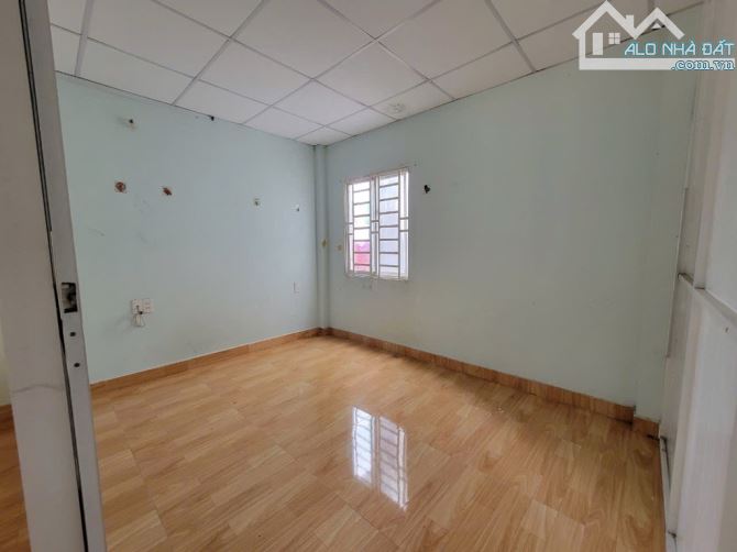 NGANG BỀ THẾ 6,5M HIỆP THÀNH 13 HẺM XE HƠI VÀO NHÀ SIÊU RẺ CÓ DÒNG TIỀN - 6
