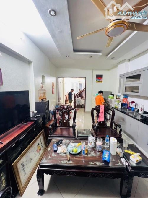 TRẦN DUY HƯNG-CẦU GIẤY-NHÀ ĐẸP MÊ LI-CÁCH Ô TÔ 30M-NGÕ THÔNG-NỞ HẬU-13.5 TỶ - 6