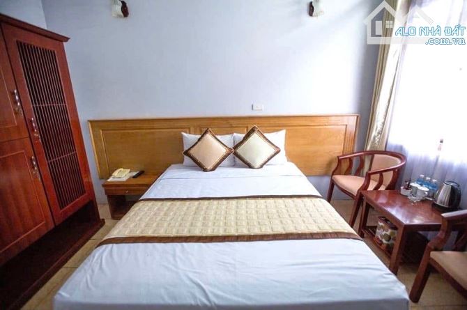 260m2 khách sạn 30 phòng mặt tiền Trần Cao Vân, liền kề Phố Tây du lịch Huế 41 tỉ - 5
