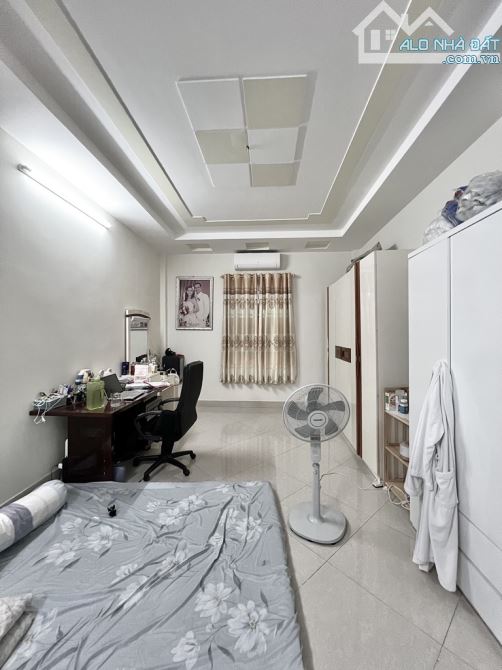 BÁN NHÀ HẺM XE TẢI 6M QUANG TRUNG, 4 TẦNG, 3.7X20, 79M², GẦN BỆNH VIỆN HỒNG ĐỨC, UBND - 6