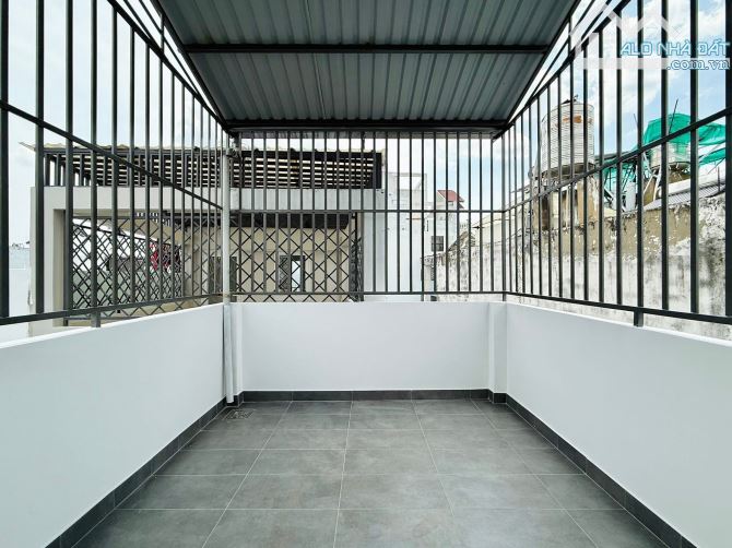 BÁN NHÀ KHU VIP 4 TẤM ĐƯỜNG SỐ XE HƠI ĐỖ CỬA ĐỒNG BỘ CAO TẦNG GIÁ 5 TỈ 7 TL GIÁP Q1 - 6