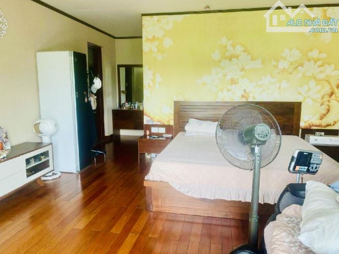 ⛔⛔⛔ Bán GẤP!! BIỆT THỰ SÂN VƯỜN PHỐ VIP NGUYỄN SƠN 👉👉 183Tr/m2 (TL) - Ô Tô - 6